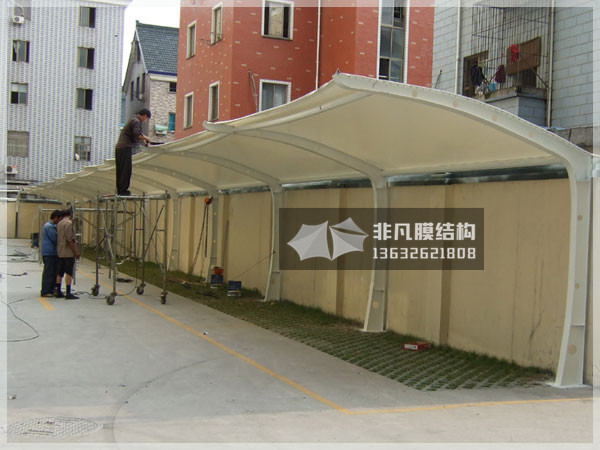 TC013 膜結(jié)構(gòu)自行車停車棚 七字型